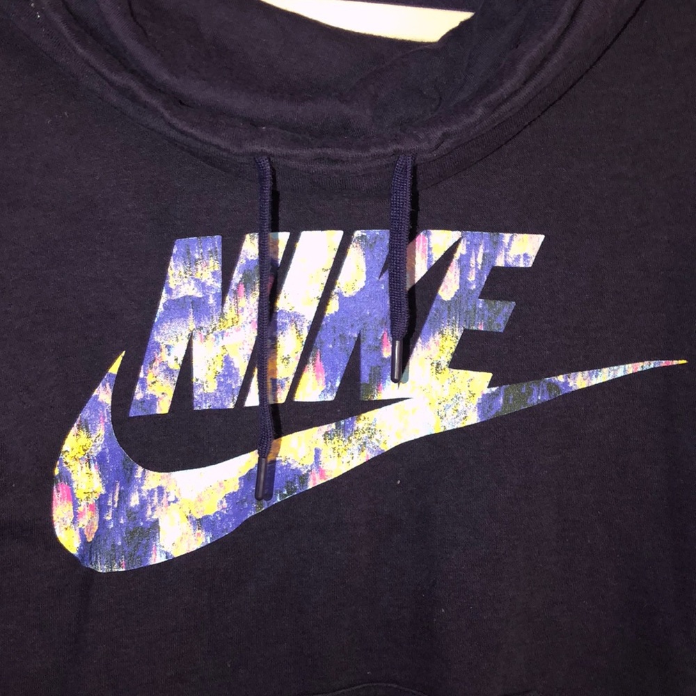 Sweatshirt - Picture 2 of 4